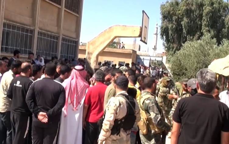 Serê li Derayê bidawî bû û çekdaran çekên xwe teslîmî hêzên Sûriyê kir