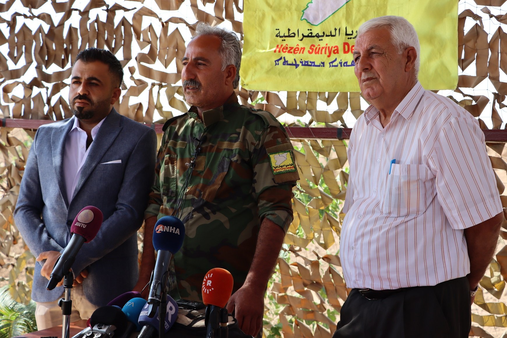 HSDê 54 zarokên hatibûn çekdarkirin radestî malbatên wan kir