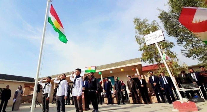 Kerkûk | Ji ber bilindkirina Ala Kurdistanê fermana girtina rêveberê dibistanê hat derxistin