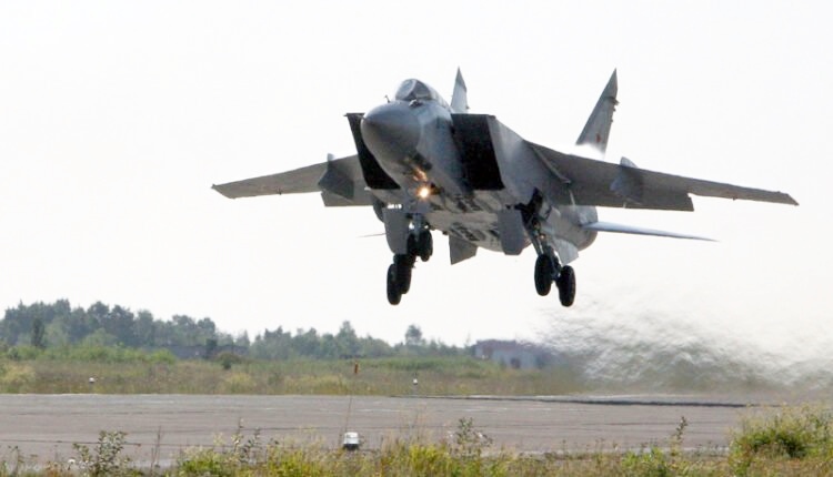 Di êrîsa balafirên rûsî de jinek hat kustin û 3 sivîlên din birîndar bûn