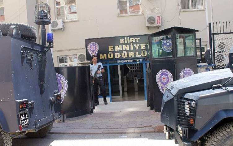 Pistî 18 kesên li Diyarbekirê li Sêrtê jî 5 kes hatin binçavkirin