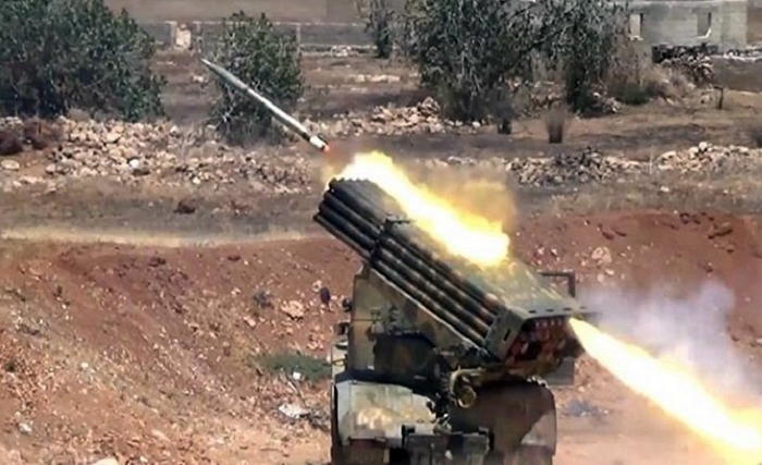 SOHR: Hêzên artêsa Sûriyê derdora baregehên Tirkiyê topbaran kir