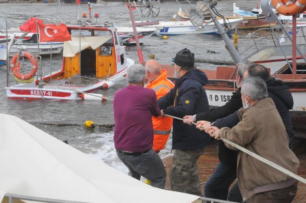 Li bajarê Kocaeliyê lodosê 7 tekneyan noqav kir