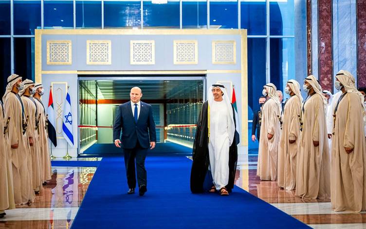 Serokwezîrê Îsraîlê Naftali Bennett bi serdaneke dîrokî gihist Îmaratê