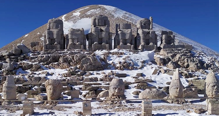 Di 2021ê de 171 hezar turîstan serdana Çiyayê Nemrûdê kir