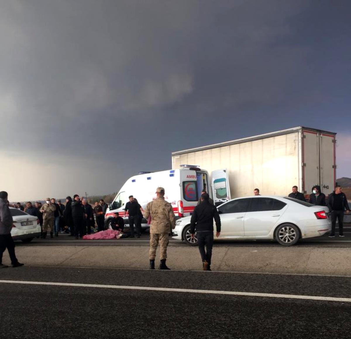 Li Diyarbekirê ereba bazirganî û TIR lihev ketin: 5 birîndar