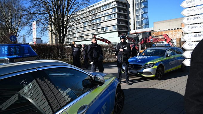 Li Almanyayê kesekî êrîsî zanîngehê kir: Êrîskar xwe kust, gelek kes birîndar bûn