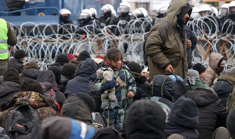 Polonya li sînorên ligel Belarûsê 180 km dîwar lêdike