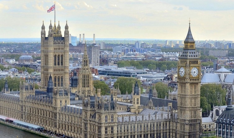 Dadgeha Bilind a Brîtanyayê cezayê 3 kesên sembolên PKKê hilgirtibûn pesend kir