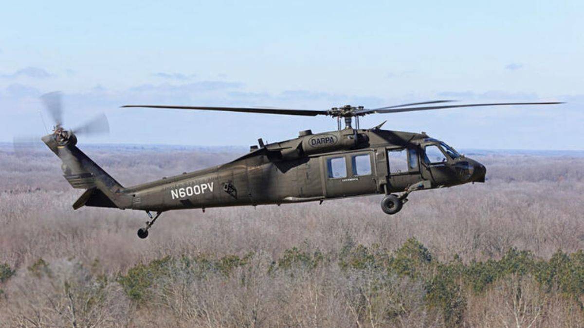 Helîkopterê bêpîlot bi sîstema kontrolê ajotin