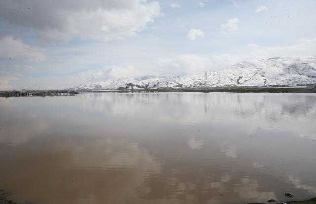 Hinek deverên Desta Mûsê di bin ava berf û baranê de man