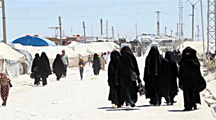 Sanda Parlamena Iraqê ji bo vegerandina 800 malbatên DAISê serdana Kampa Holê kir