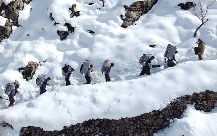 Pasdarên Îranê kolberekî Kurd kustin