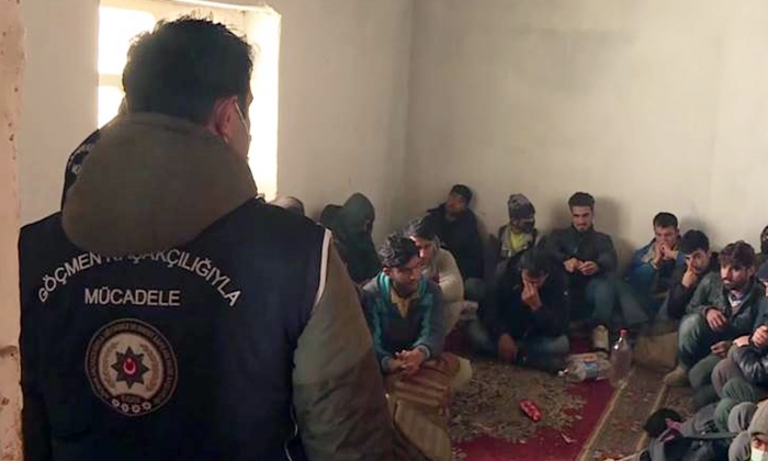 Li Wanê 28 koçberên di malekê de xwe vesartibûn hatin girtin