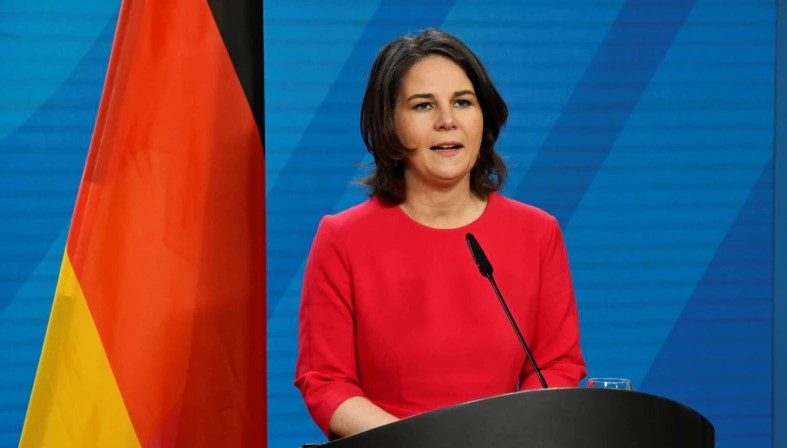 Baerbock: Em nahêlin Rûsya bi rêya vî serê derxistiye cîhanê ber bi birçîtiyê ve bibe