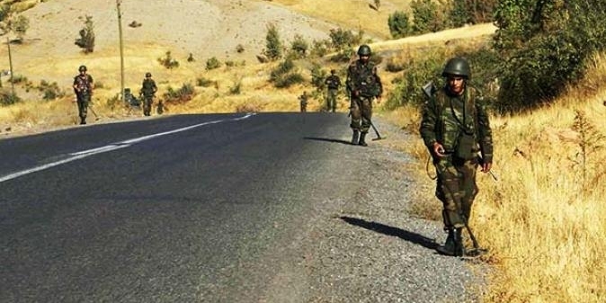 Li Wanê mayîn bi leskeran de teqiya: 1 kustî, 1 birîndar