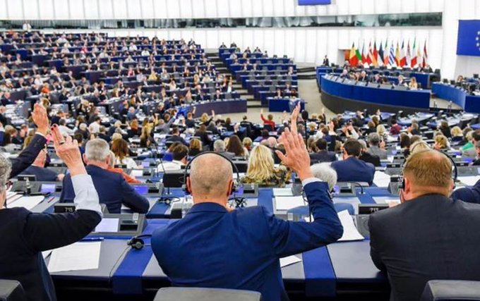 Parlamentoya Ewropayê rapora herî tund a pasketina demokrasiya Tirkiyê pesend kir