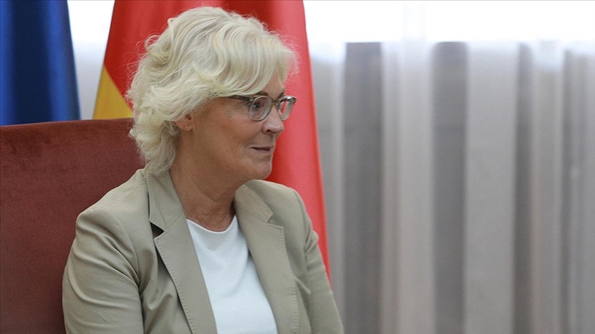 Wezîra bergiriyê ya Almanya Lambrecht ragihand: Em ê sîlihên nûh bisînin Ûkraynayê