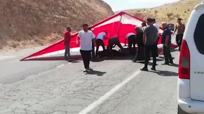 Li Batmanê 2 parasûtvan li ser rê ketin û can dan