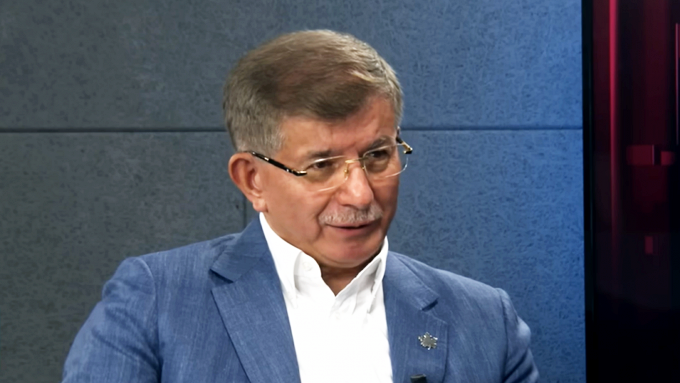 Davutoglu: Dibe ku em ji PKKê hêrs bibin, lê nabe em Kurdên Sûriyê bikin dijmin!