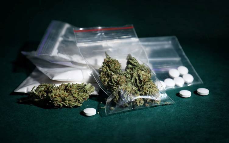 Wezareta Navxwe ya Iraqê: 300 kîlogram madeyên hisbir û 14 milyon heb hatin desteserkirin