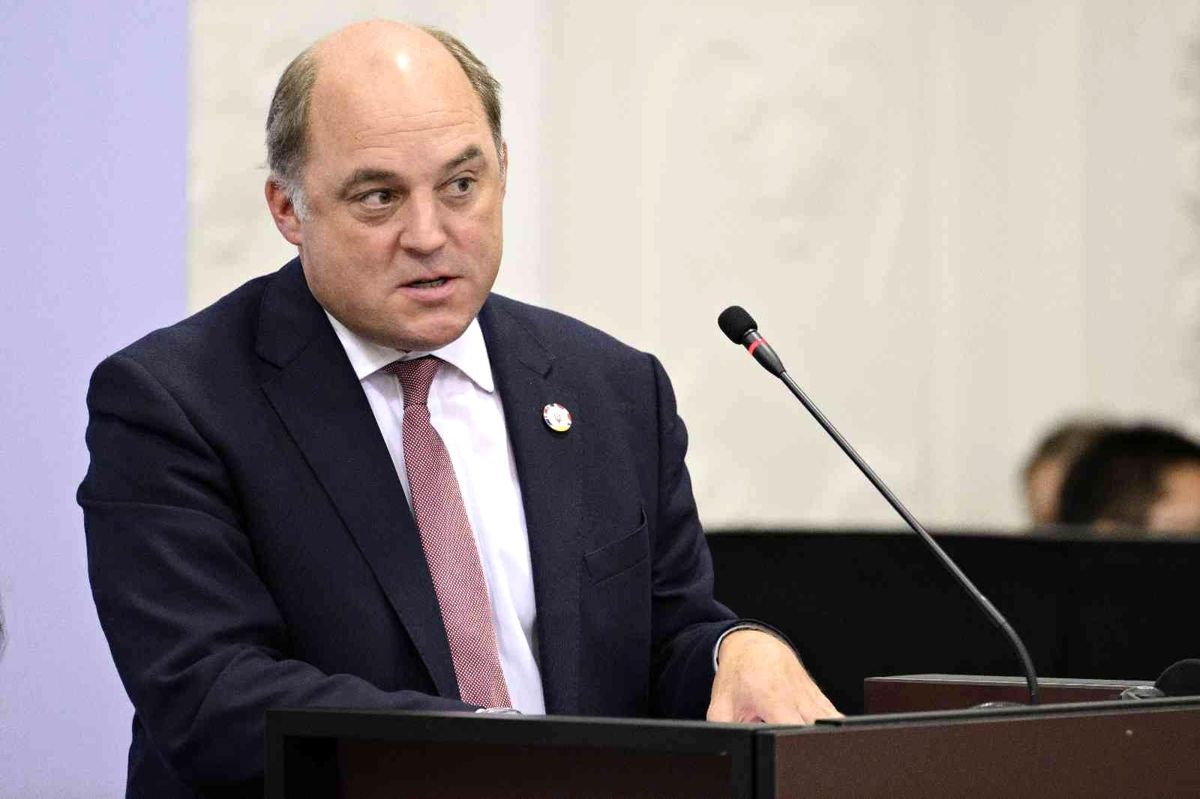 Wezîrê bergiriyê yê Îngîltere seredana Kîevê kir