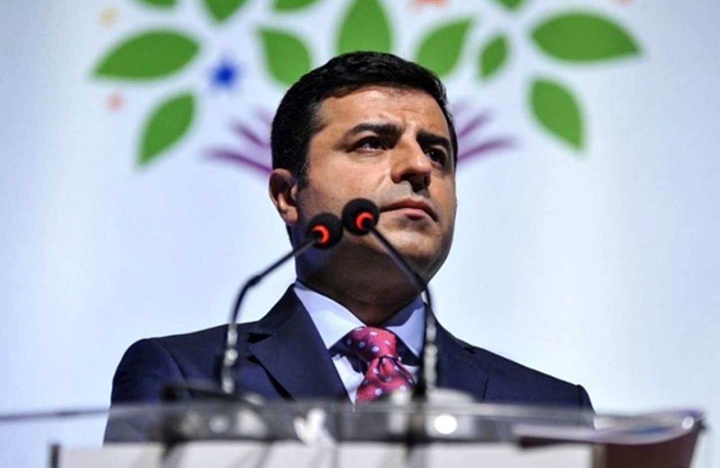 Demirtas, li ser gotina ‘bi çekên kîmyewî êrîsê ser PKK ê kirin’ bang kir