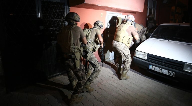 Li Mêrsînê bi îdiaya “propagandaya rêxistinê” 9 kes hatin desteserkirin