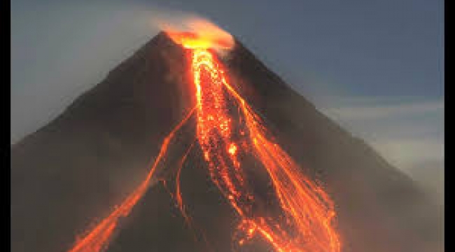 Çiyayê Etna yê Îtalyayê teqiya