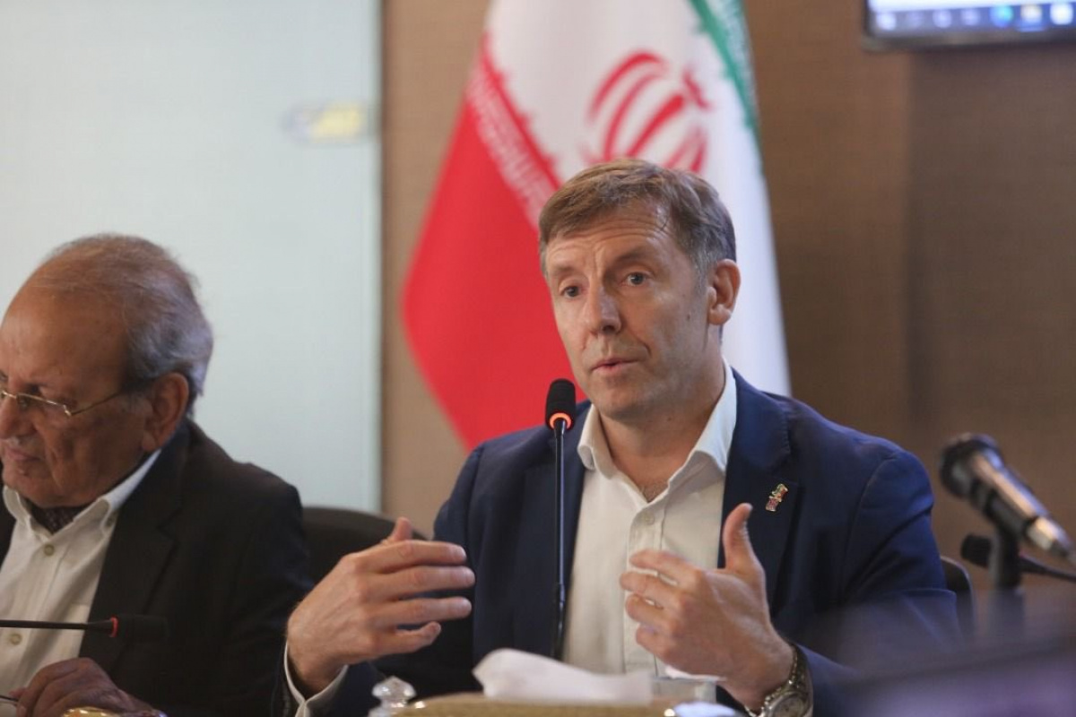 Îran, bangî serkonsulê Îngîltere yê li Tehran kir da here wezareta karên derve