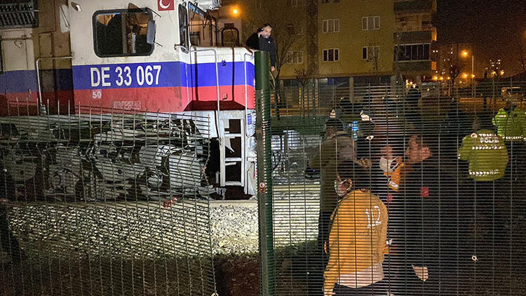 Trêna barhilgir li taxa Fabrîka Diyarbekirê li jinekî xist