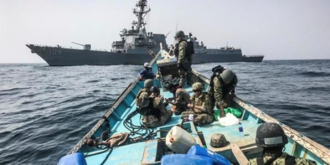 Amerîka li Kendavê kestiyekî tije sîlih û teqemenî girt