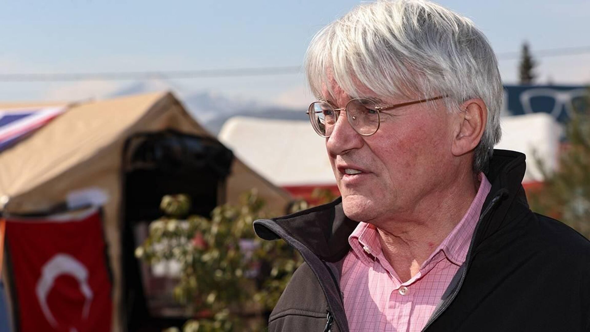 Wezîrê Brîtanî yê li herêmên erdhejê geriya: Min heta niha tistekî wiha nedîtibû