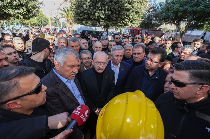 Kilicdaroglu û saredarên CHPê li herêmên erdhejê geriyan