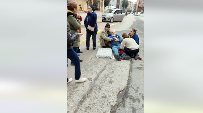 Stenbol | Li dijî Cemxaneya ku alîkariyên erdhejê disand êrîsa çekdarî û nijadperestî