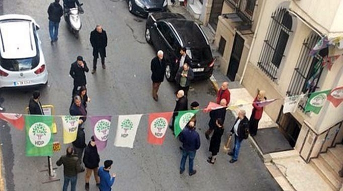 Li Stenbolê kesekî êrîsî avahiya HDPê kir, Walîtiyê got: Ew dîn e!