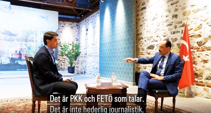 Berdevkê Serokomariya Tirkiyê ji pirsên televizyona Swêdê hêrs bû û terka wesanê da