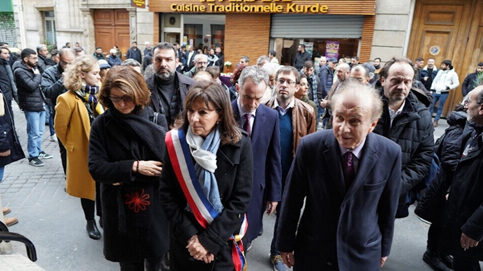 Saredara Parîsê Anne Hidalgo û Kendal Nezan serdana cihê êrîsê kirin