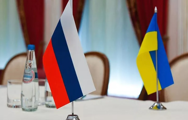 Sandên Rûsya û Ukraynayê li Îmaratê civiyan