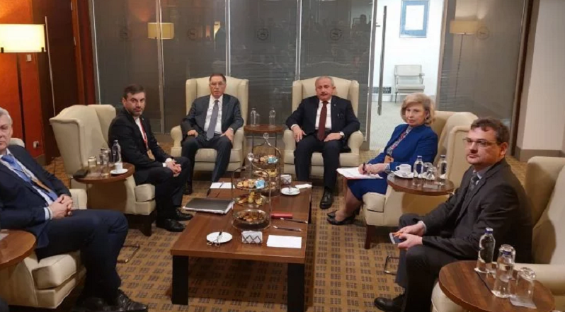 Rusyayê xwest ku sandina çekan a ji bo Ukraynayê, bê rawestandin