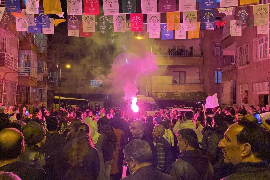 Serdozgeriya Komarê ya Diyarbekirê di derbarê Partiya Çep a Kesk de lêpirsîn da destpêkirin