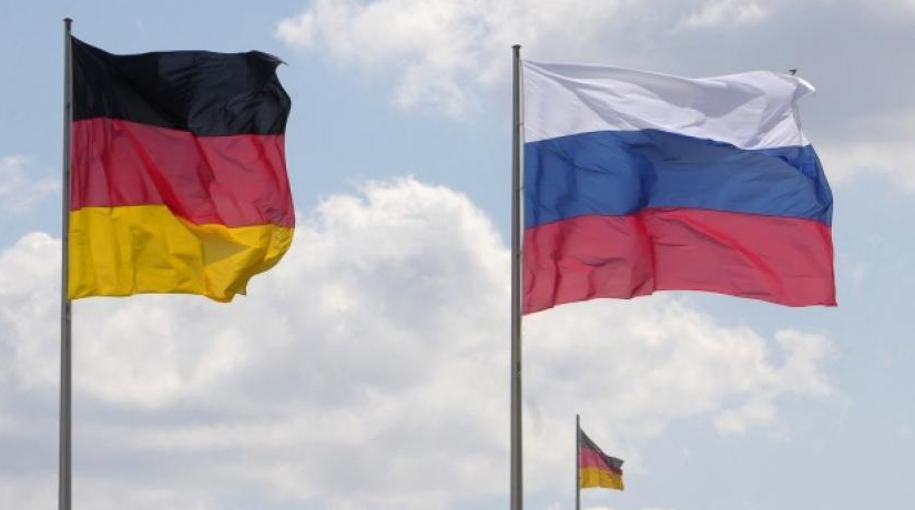 Almanya, dîplomatên Rus dersînor dike!