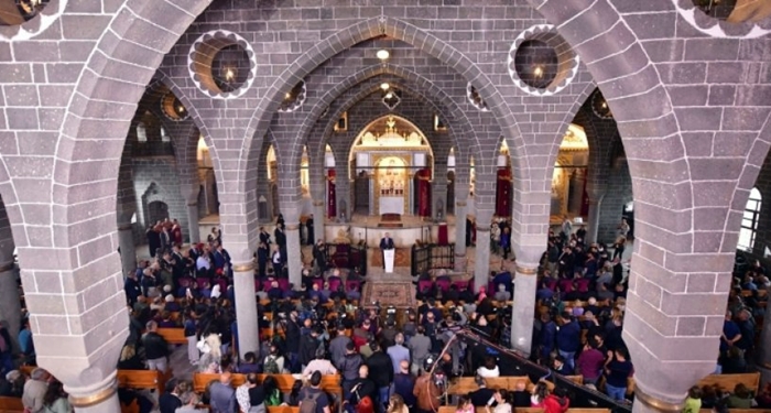 Pistî 8 salan li Diyarbekirê Cejna Paskalya hat pîrozkirin