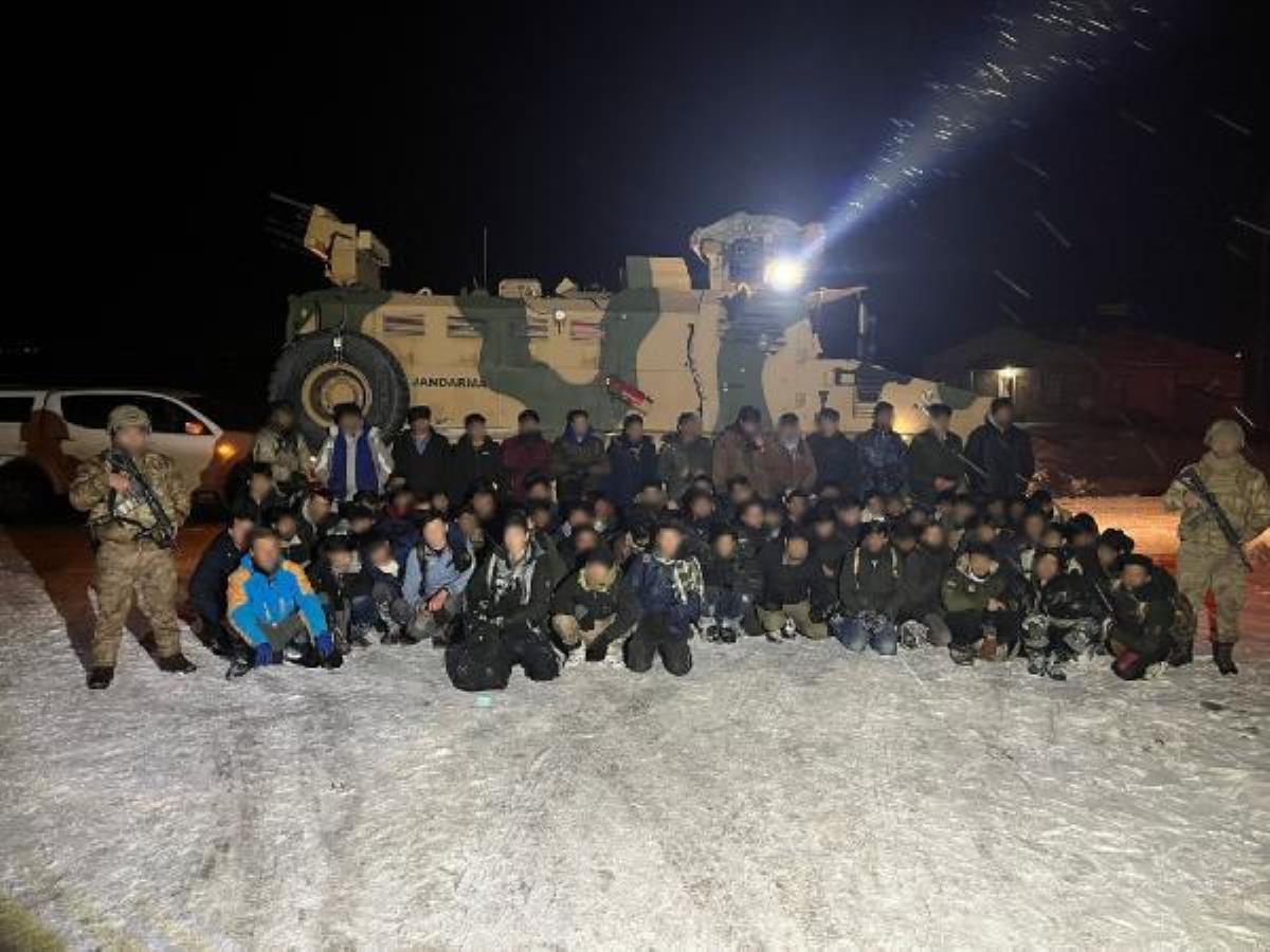 232 koçberên qaçax li ser sînorê Îranê hatin girtin