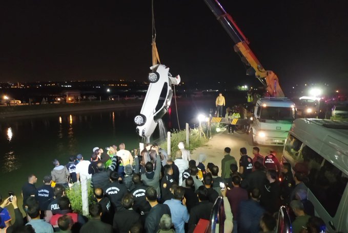 Otomobîla malbatekê kete kanala avdaniyê: Cenazeyê 4 zarokan hat derxistin