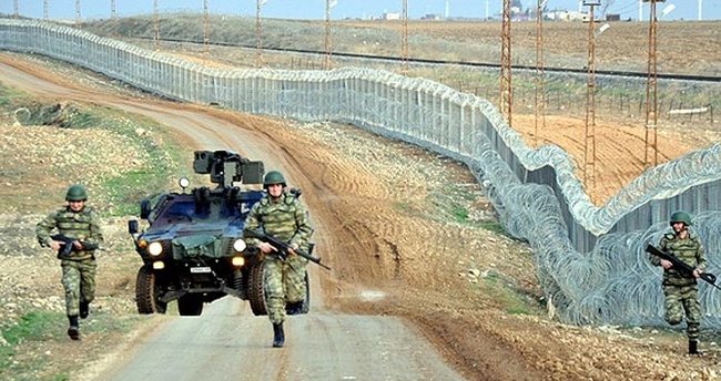 12 kes li ser sînorên Suriye-Tirkiyê hatine kustin û birîndarkirin