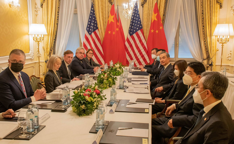 Rayedarên Çîn û Amerîkayê, di asta bilind de civiyan