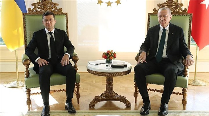 Zelensky serdana Tirkiyeyê dike û bi Erdogan re dicive