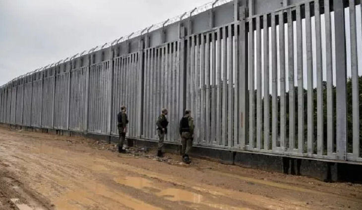 Yunanîstan, di navbera xwe û wî welatî de sînorê demkî datîne