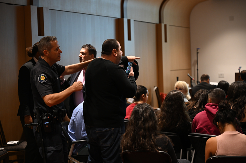 Çalakvanên Ermeniyan xwestin axaftina balyozê Tirkiyê asteng bikin